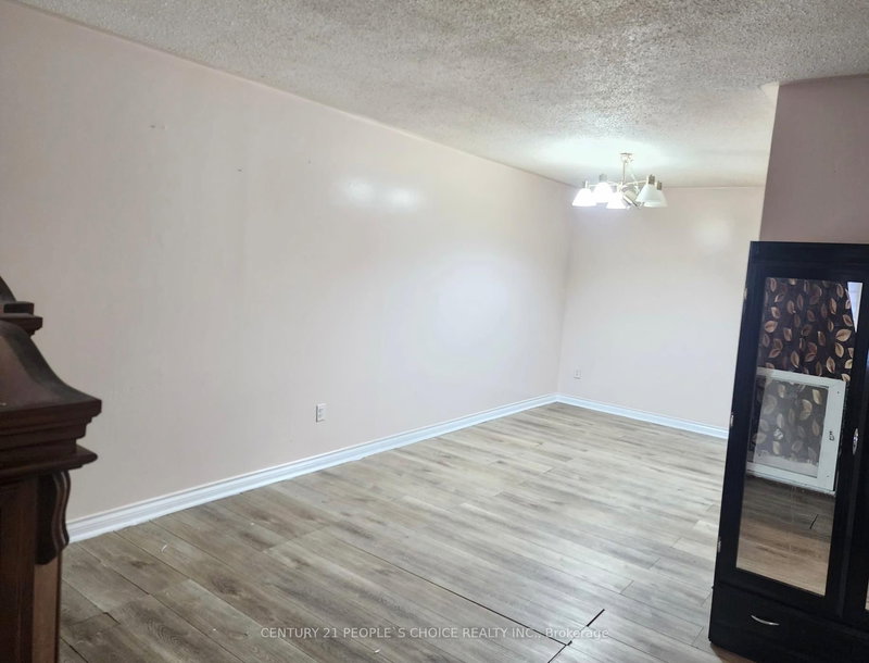 17 Seaborn Rd, Brampton, L6V 2B8 | Image 2