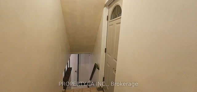Bsmnt - 1274 Lawrence Avenue