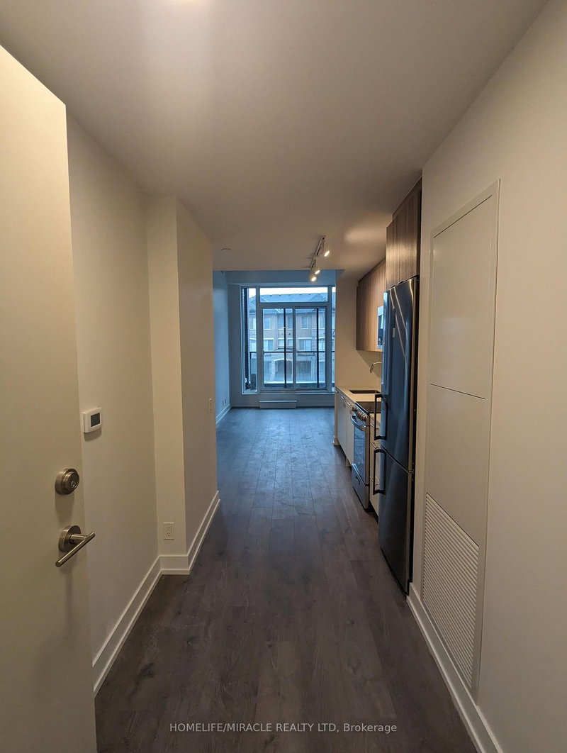 212 - 215 Veterans Dr, Brampton, L7A 5L7 | Image 2