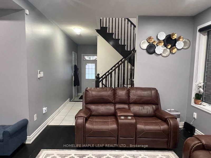 92 Robert Parkinson Dr, Brampton, L7A 0Z3 | Image 3