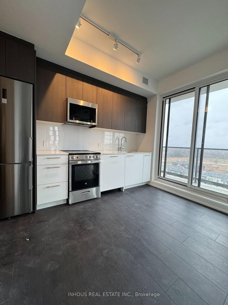 909 - 215 Veterans Dr, Brampton, L7A 5L6 | Image 3