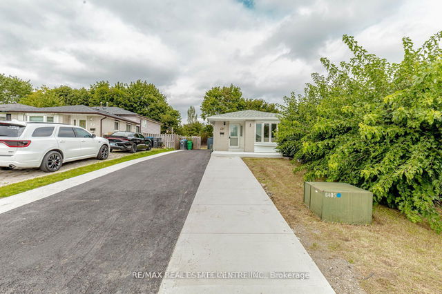 Upper - 67 Greenwood Crescent
