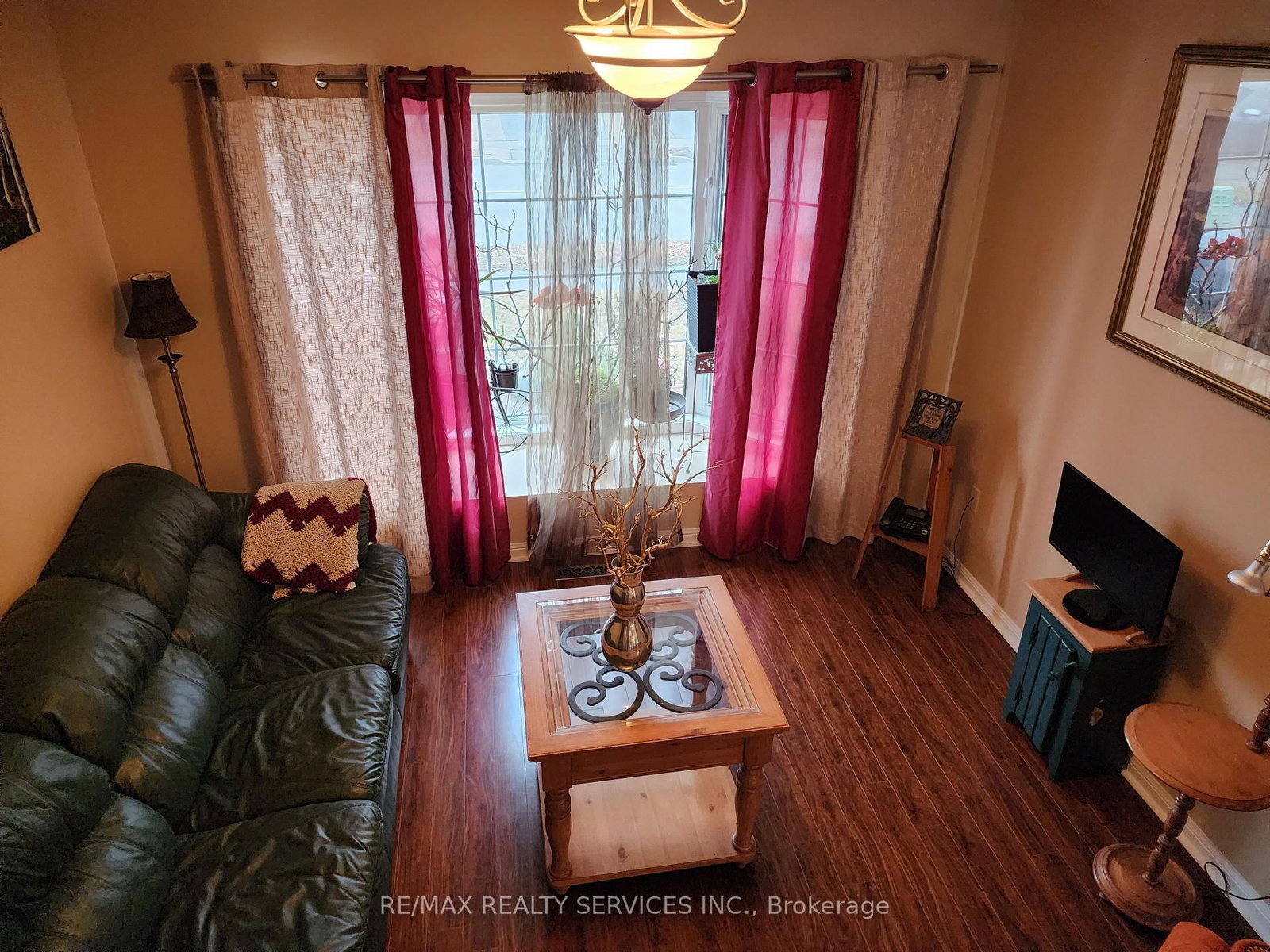 Listing Image 3