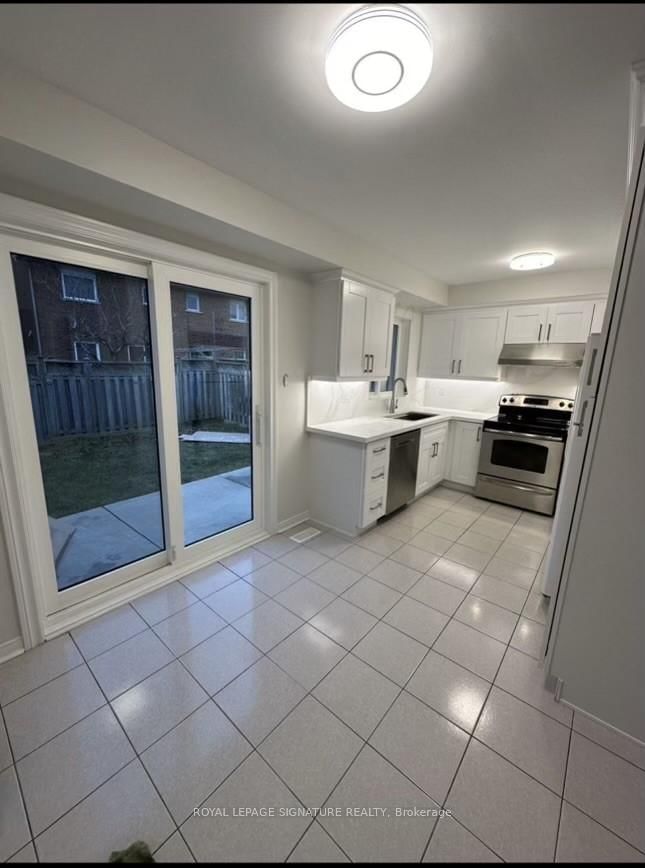 5426 Antrex Cres, Mississauga, L4Z 3T7 | Image 2