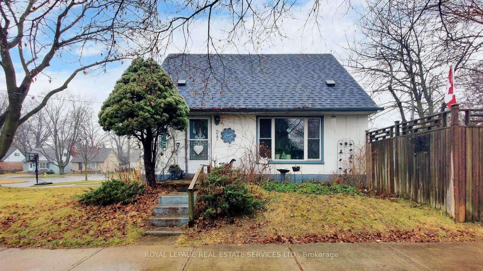 Listing Image 4