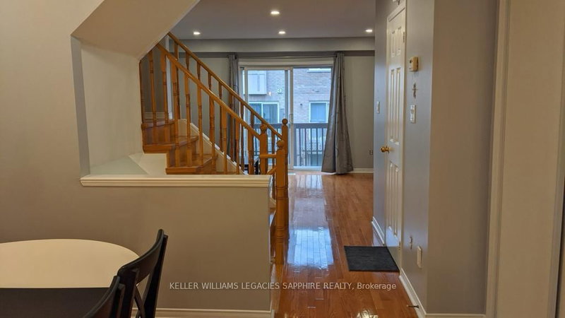 3255 Redpath Circ, Mississauga, L5N 8R3 | Image 3