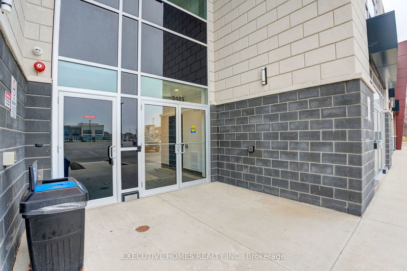 206 - 3485 Rebecca St, Oakville, L6L 0H3 | Image 2