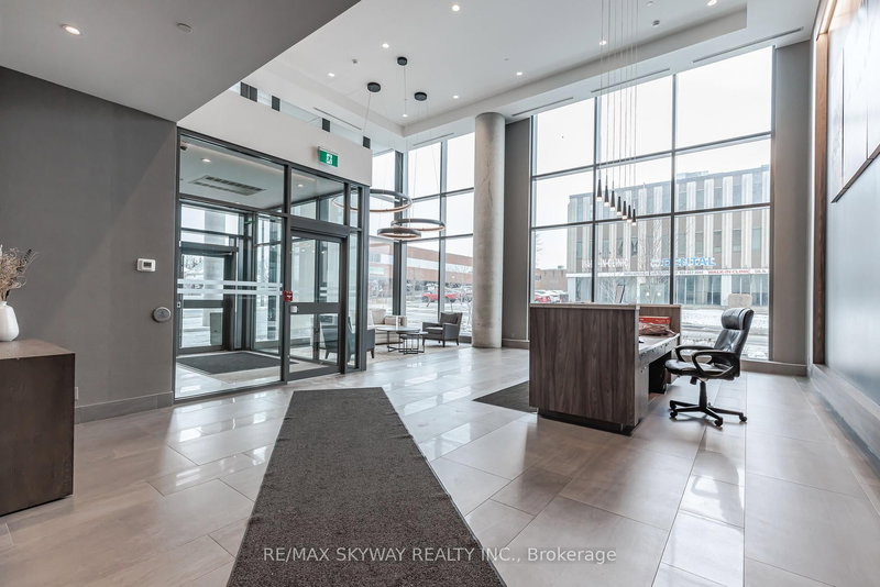 1607 - 15 Lynch St, Brampton, L6W 2Z8 | Image 2