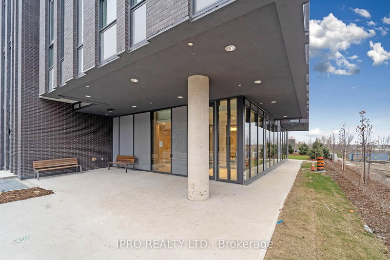 410 - 215 Veterans Dr, Brampton, L7A 5L6 | Image 2