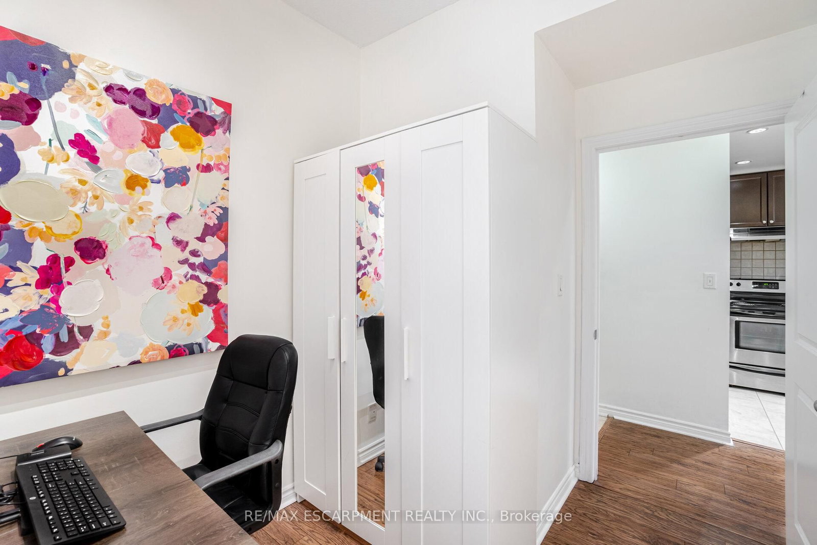 Listing Image 22