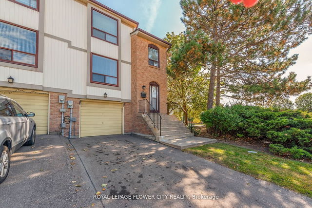 01 - 01 Mcmullen Crescent