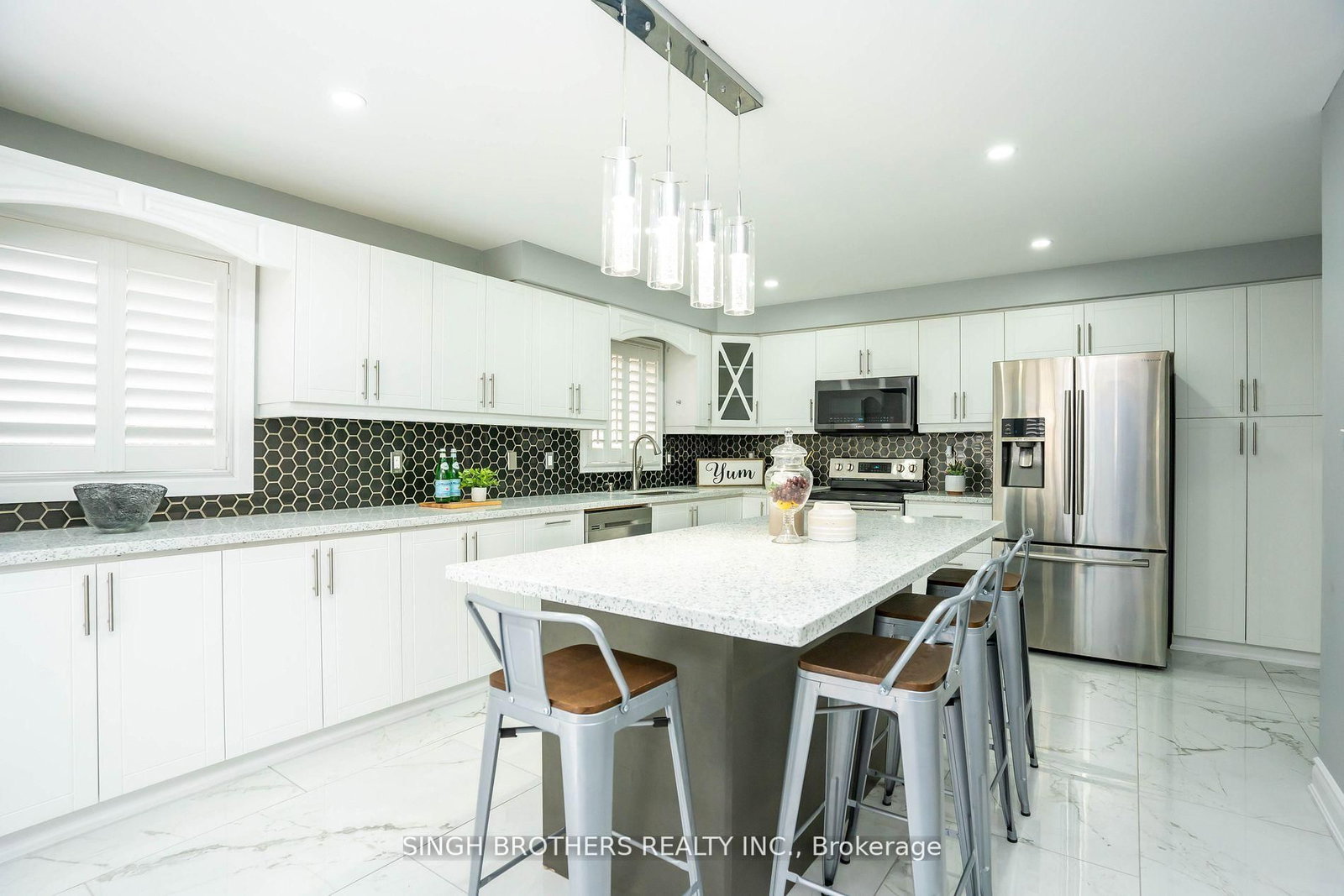 Listing Image 15