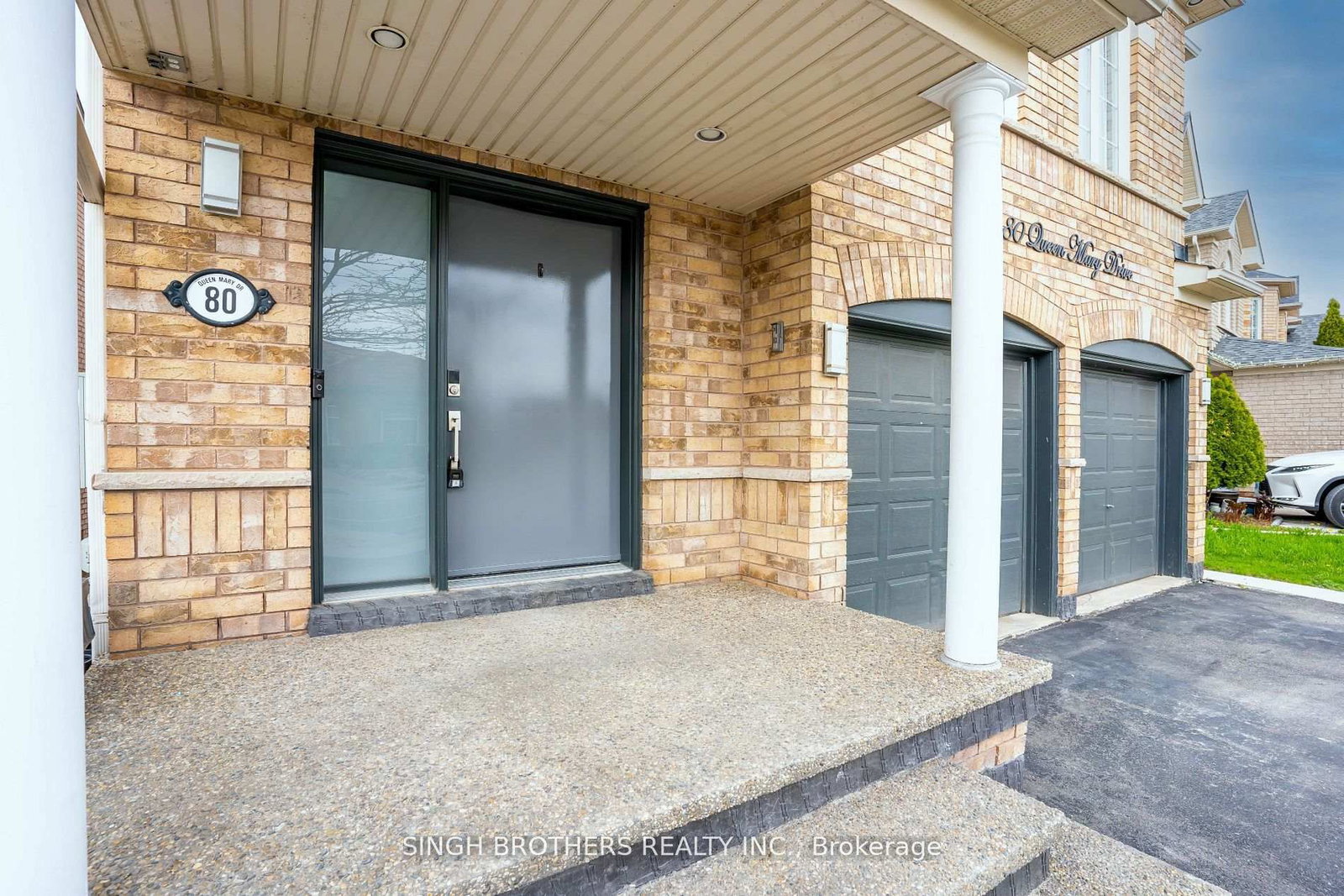 Listing Image 4