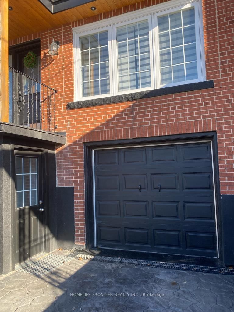 17 BERTRAM St W, Toronto, M6M 3S3 | Image 2