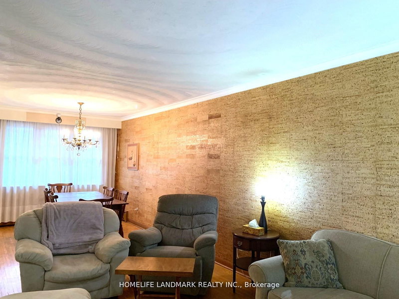 Main - 860 Francis Rd, Burlington, L7T 3Y2 | Image 2