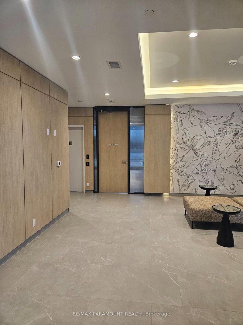 603 - 215 Veterans Dr W, Brampton, L7A 0B6 | Image 2