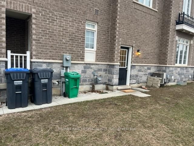 BSMT - 1 Gruenwald Gate E, Brampton, L6Y 6C4 | Image 3