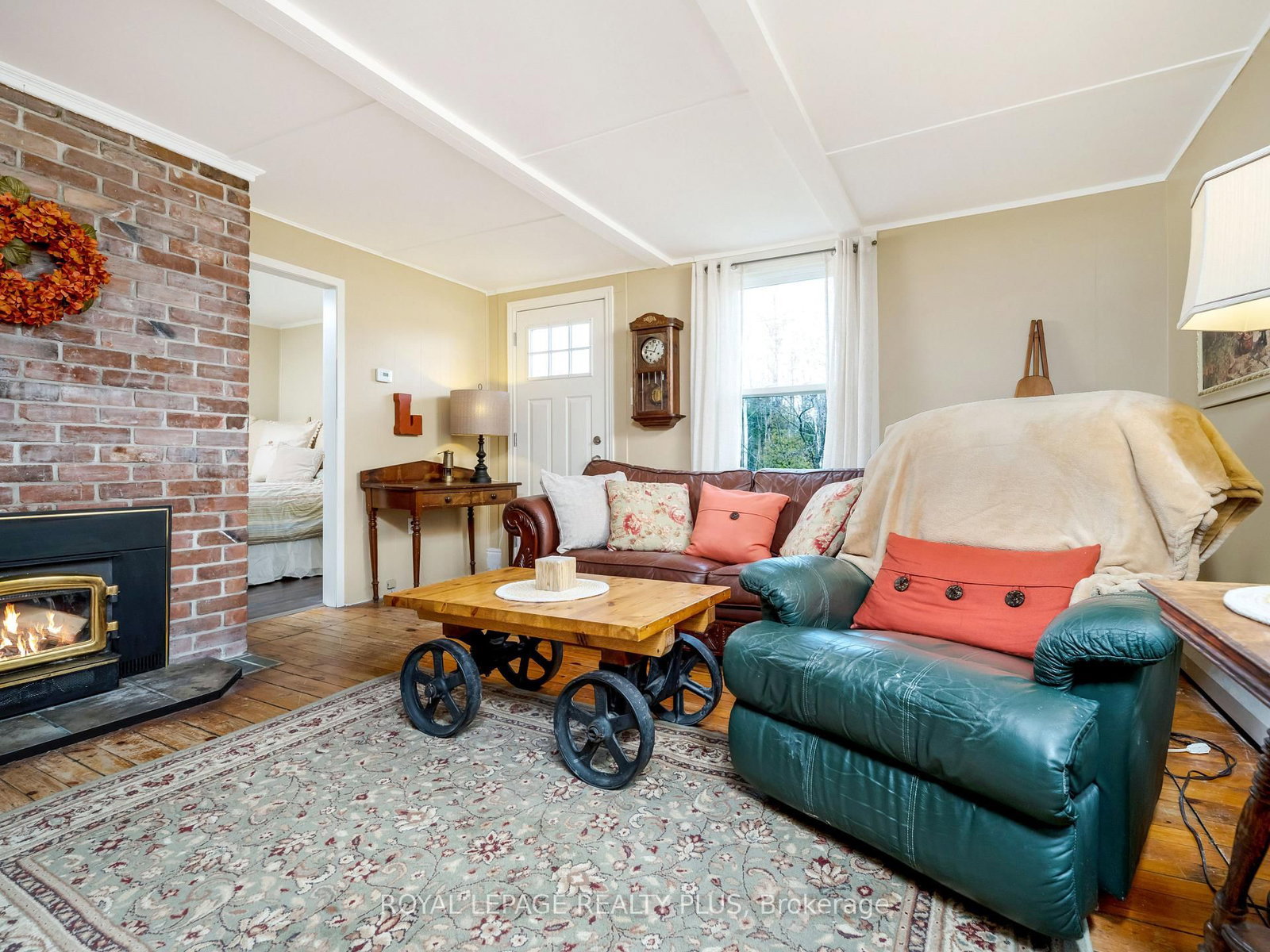 Listing Image 16