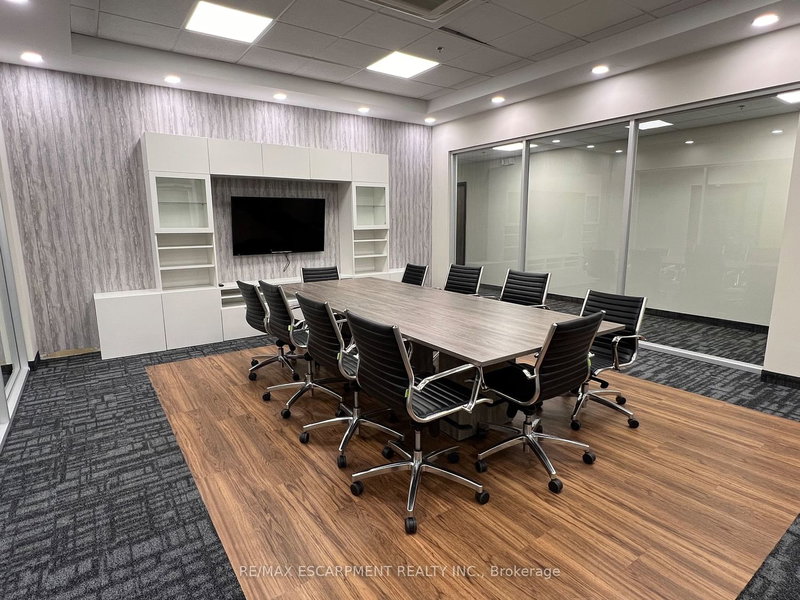 209 - 1670 North Service Rd E, Oakville, L6H 7G3 | Image 2