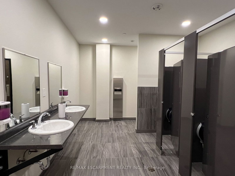 209 - 1670 North Service Rd E, Oakville, L6H 7G3 | Image 3