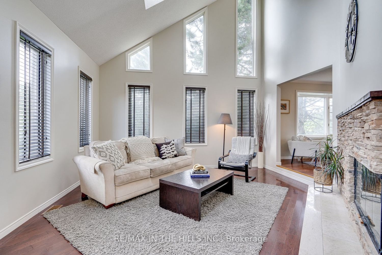 Detached House sold at 6 Rosehill Court, Caledon, Caledon Village, L7K 0B4 - MLS: W7393996