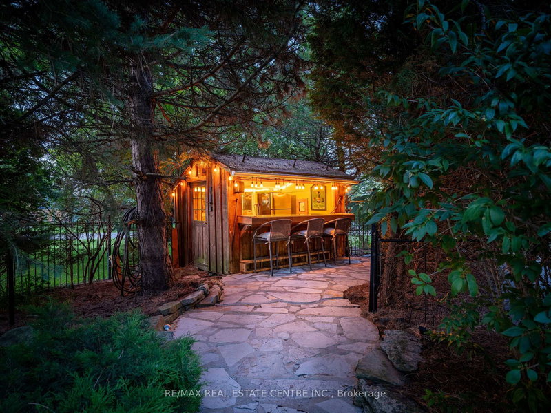 15 Trillium Terr, Halton Hills, L7J 2W8 | Image 2