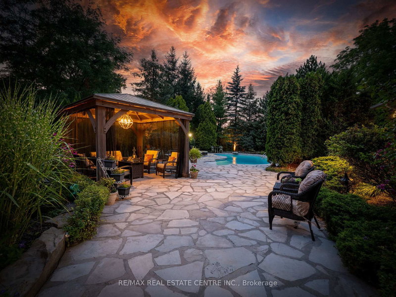 15 Trillium Terr, Halton Hills, L7J 2W8 | Image 3