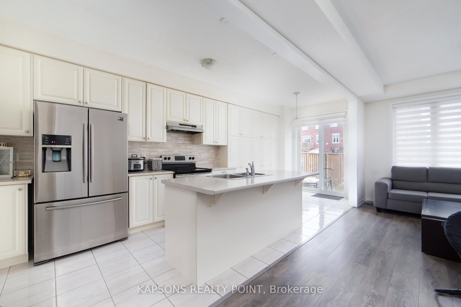 Listing Image 7