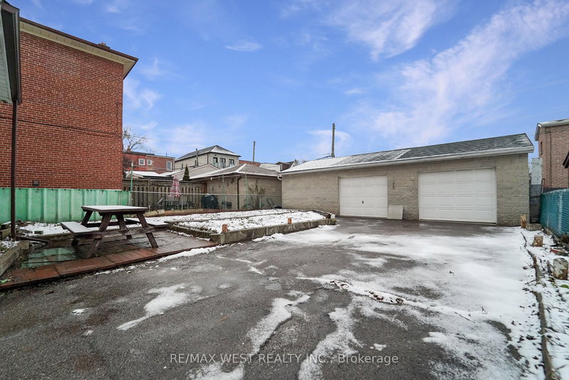 BSMT - 151 Ascot Ave, Toronto, M6E 1G5 | Image 2