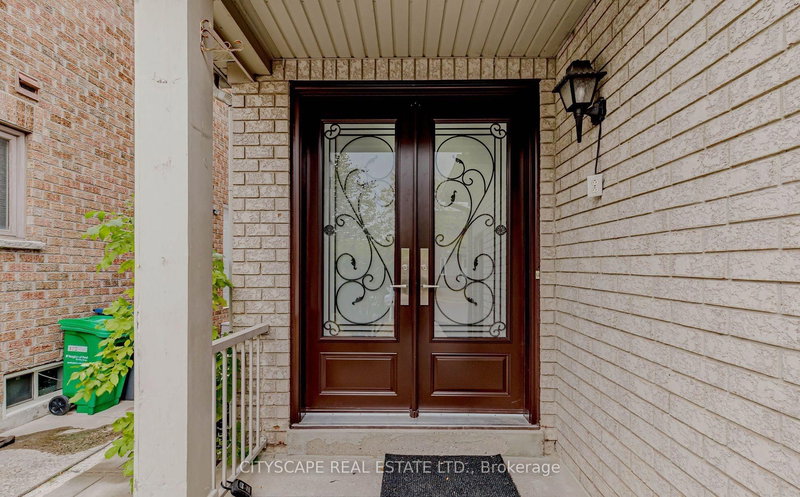 123 Morningmist St, Brampton, L6R 2A9 | Image 2