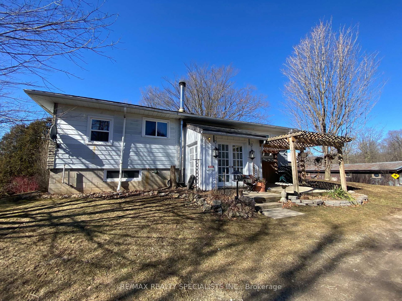 Listing Image 4