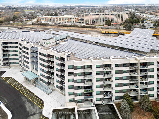 213 - 383 MAIN Street E