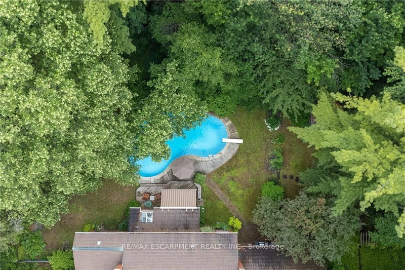 1296 Cumnock Cres, Oakville, L6J 2N7 | Image 2