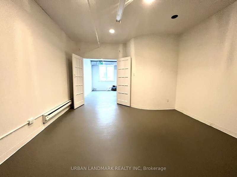 204 - 105 Brockhouse Rd, Toronto, M8W 2W8 | Image 2