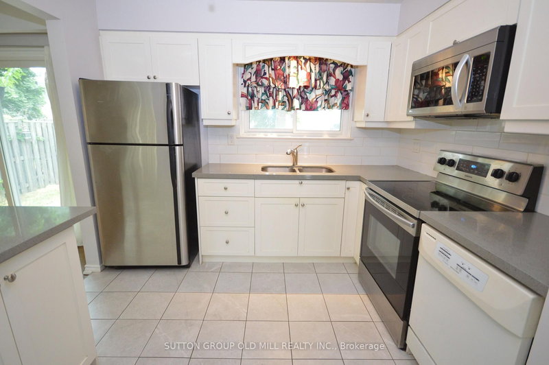 11 Tullamore Rd, Brampton, M9P 2H6 | Image 3