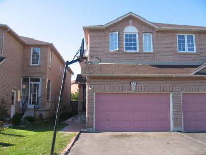 77 Tumbleweed Tr, Brampton, L6Y4Z9 | Image 2