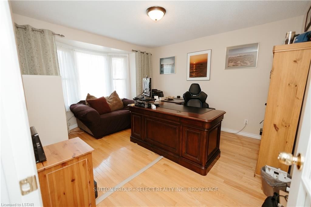 Listing Image 5