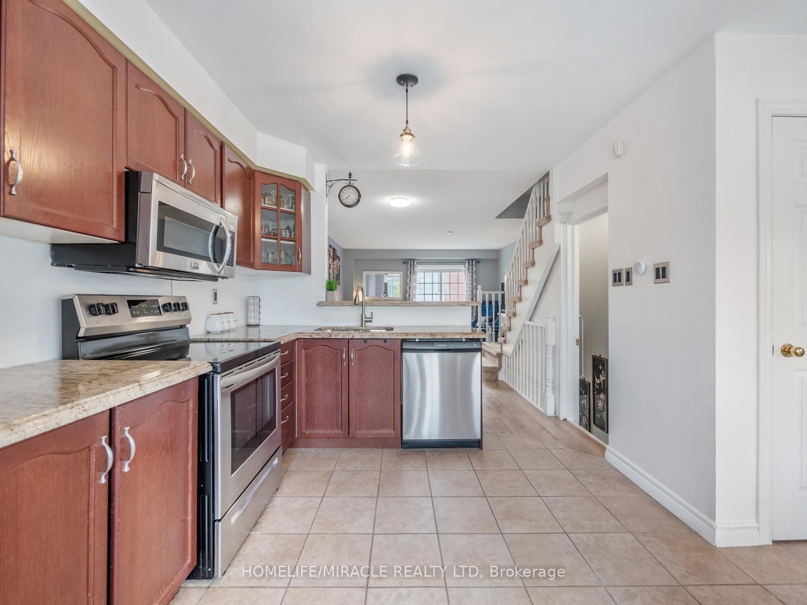 Listing Image 7