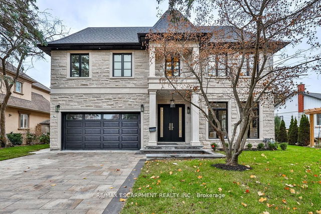 1300 Mineola Gardens