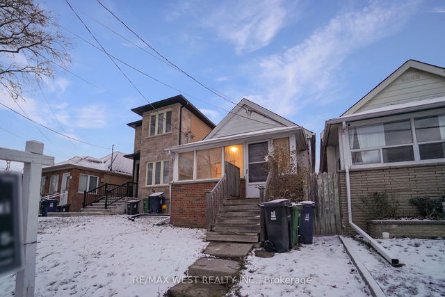 28 Cayuga Avenue