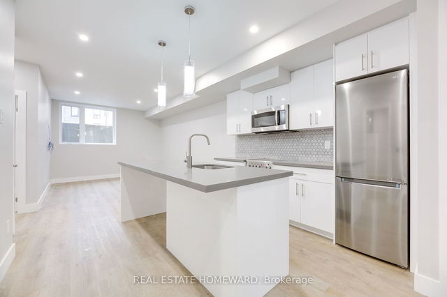 3 - 44 Lindner Street