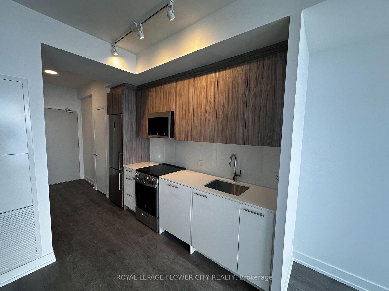 215 Veterans Drive, Unit 602 - Photo 3