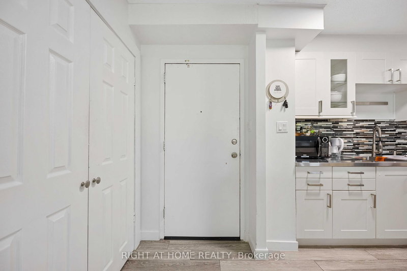 509 - 15 London Green Crt, Toronto, M3N 1K4 | Image 2