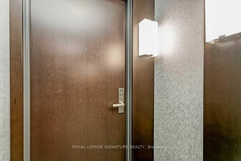 205 - 55 Speers Rd, Oakville, L6K 3R6 | Image 2