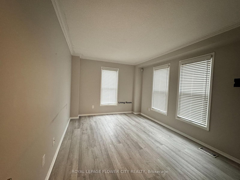 63 Wickstead Crt E, Brampton, L6R 1N8 | Image 3