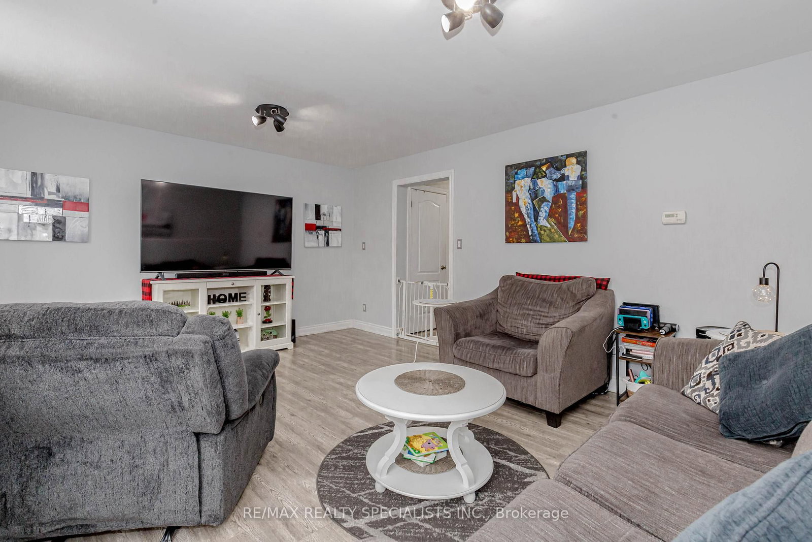 Listing Image 18