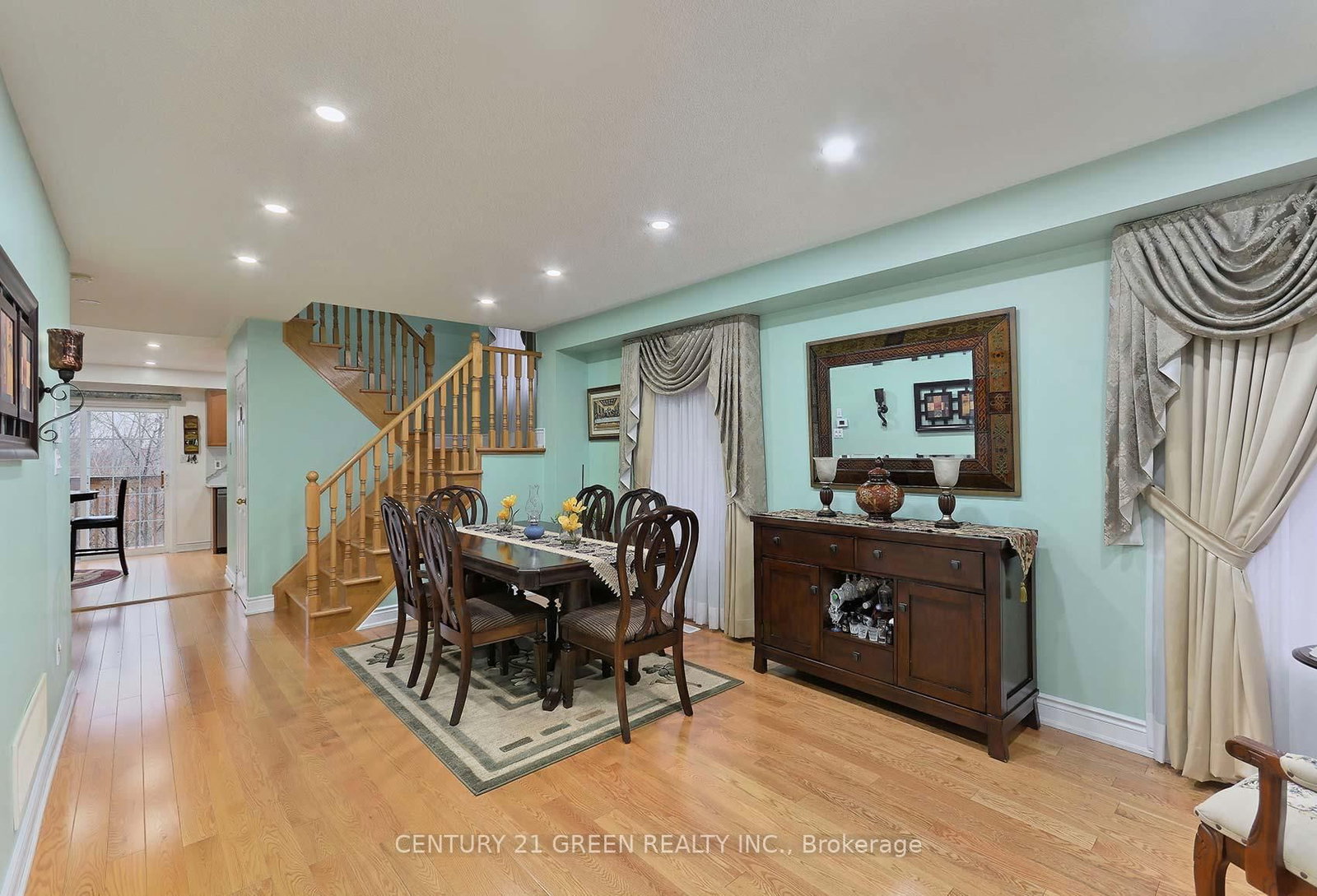 Listing Image 16