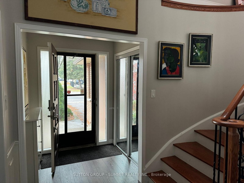 1928 Aldermead Rd, Mississauga, L5M 2Z9 | Image 2