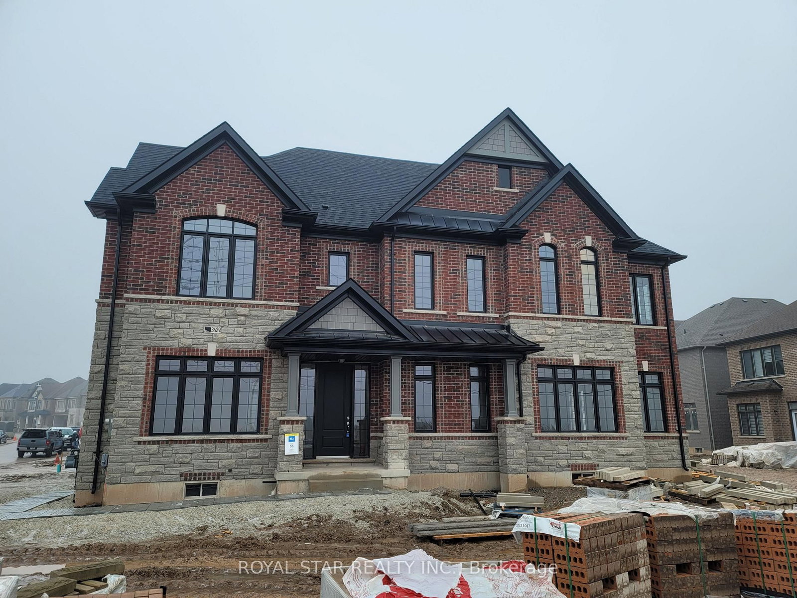 Listing Image 4