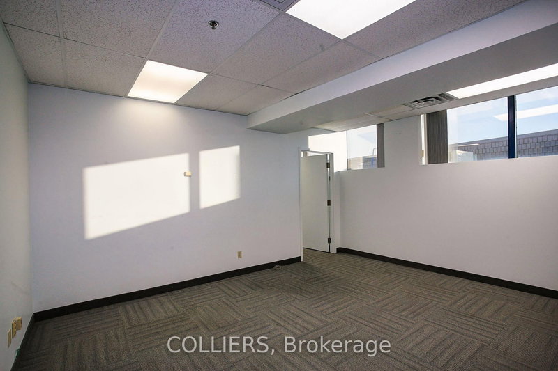 204 - 2150 Winston Park Dr, Oakville, L6H 5W1 | Image 2